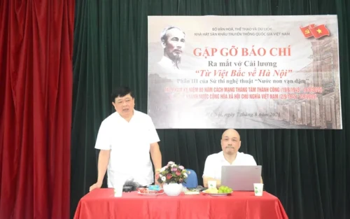 Vở Cải lương "Từ Việt Bắc về hà Nội"